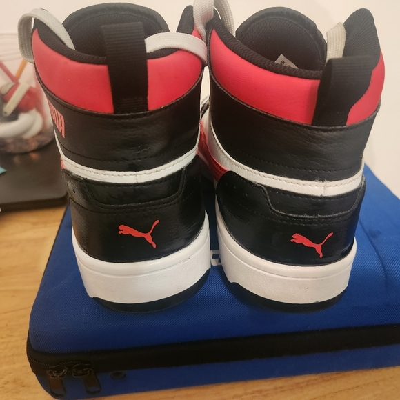 Puma - Picture 4 of 4